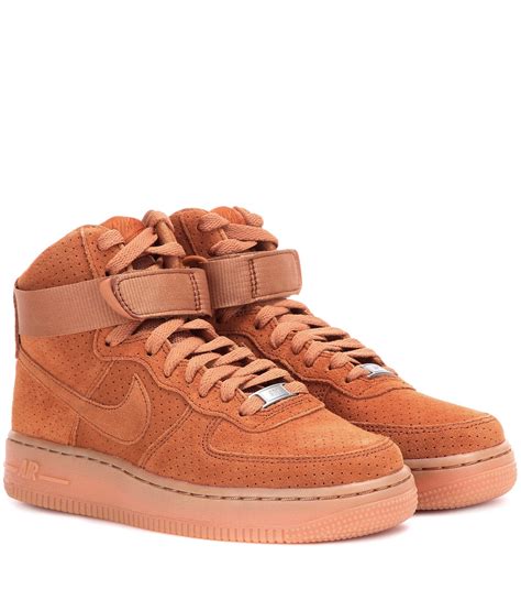 brown air forces high top.